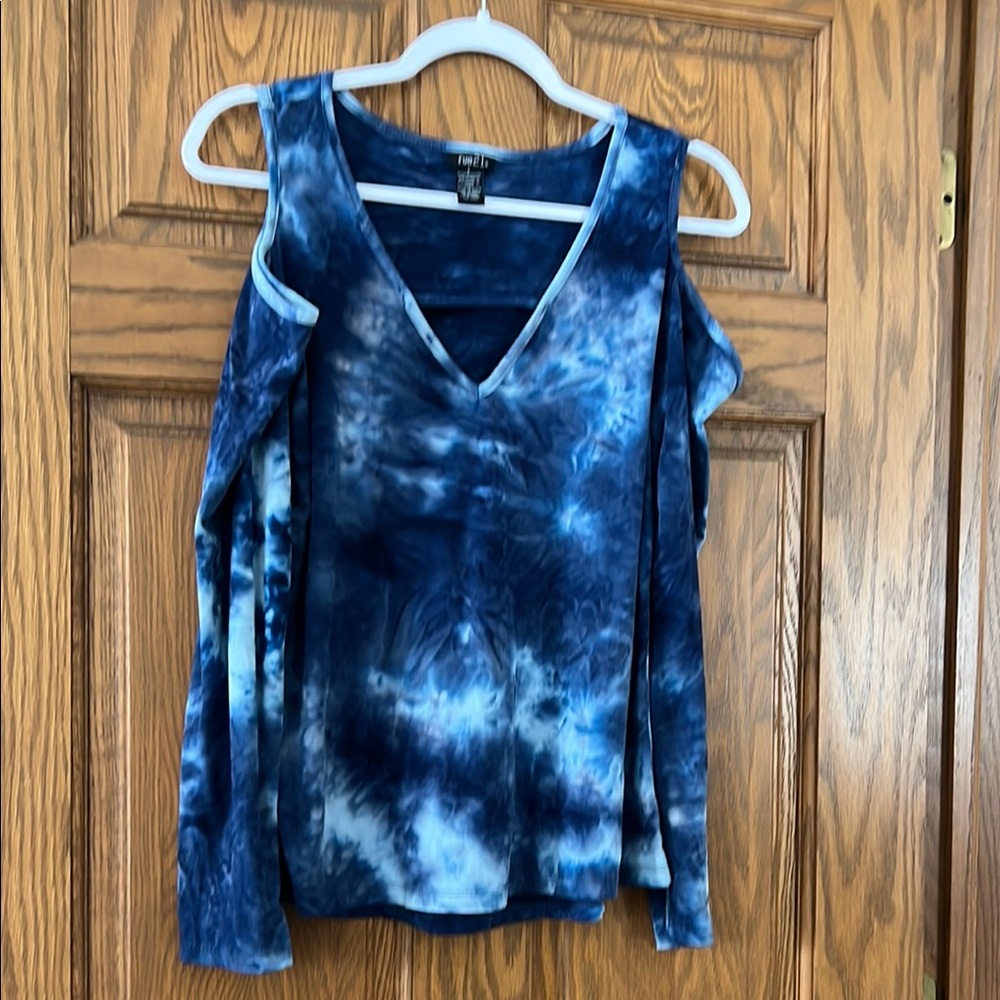 Rue21 Blue Long Sleeve Tie Dye Large Cut Out Tee